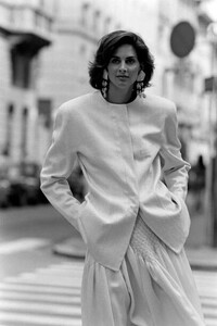 Ferragamo - 2 Sep 1986-Salvatore Ferragamo SpringSummer 1987 RTWAdvance (44).jpg