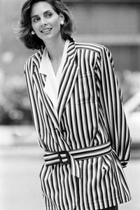 Ferragamo - 2 Sep 1986-Salvatore Ferragamo SpringSummer 1987 RTWAdvance (48).jpg