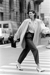 Ferragamo - 2 Sep 1986-Salvatore Ferragamo SpringSummer 1987 RTWAdvance (7).jpg