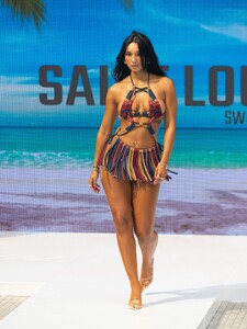 GeynaS - holleywoodimages - 527018625 - 2025-08-01_1440x1919.jpg