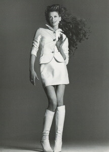 GianniVersace-Donna-AW-1995-1996-cat-23a.jpg