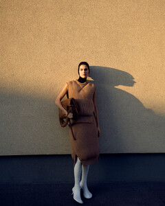 Harper's Bazaar Greece December 2025_16.jpg