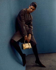 Harper's Bazaar Greece December 2025_6.jpg