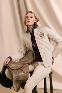 HastingsQuiltedJacket_Barley_225MOTW267149_250717_AW25EcomAJ_22046_4.webp