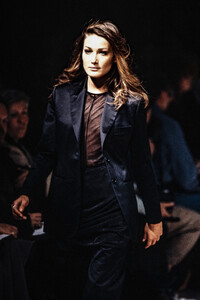 Helmut Lang 1992 Women RTW 48.jpg