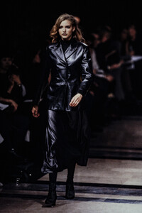 Helmut Lang 1992 Women RTW 7.jpg