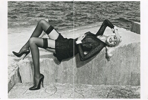 HelmutNewton-book-12a.jpg