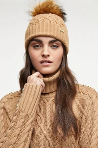 HollandCooper_2021-27-10_AW22_WHOLESALE_Look25-WindsorBobbleHat_Camel__6795_4.webp