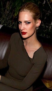 ID - McNeilly 2011.jpg