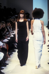 Jil Sander 1995 Women RTW 81.jpg