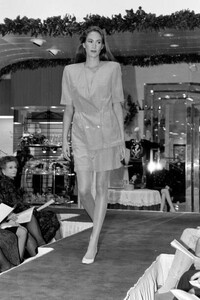 KM-Cerruti 1881 Ready to Wear SpringSummer 1990 (1).jpg