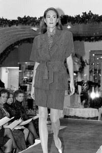 KM-Cerruti 1881 Ready to Wear SpringSummer 1990 (5).jpg
