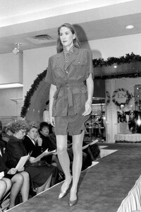 KM-Cerruti 1881 Ready to Wear SpringSummer 1990 (5b).jpg