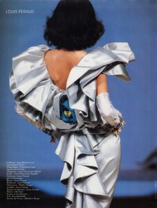 L'Officiel_March1991_304.jpg