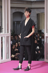 Limi Feu 2010 Women RTW 90.jpg