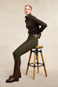 Look14-ContourTrouser_Khaki__2024-08-29_Transeasonal7014_3.webp