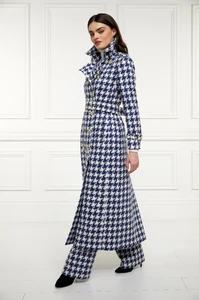 Look327-FullLengthMarlboroughTrenchCoat_LargeScaleInkNavyHoundstooth__3_2024-01-25_AW24_ECOMM69969.webp