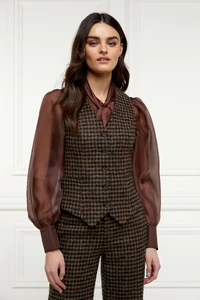 Look381-HamptonWaistcoat_ChocolateHoundstooth__5___2024-01-26_AW24_ECOMM73851.webp