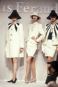Louis Feraud SS 1990 Haute Couture 01.jpg