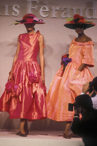 Louis Feraud SS 1990 Haute Couture 57.jpg