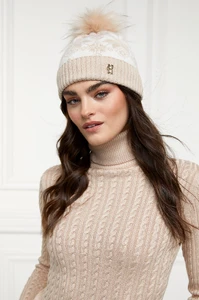 M-KAC-038_BeatriceBobbleHat_CamelCream_look102_5_2024-01-24_AW23_ECOMM64620.webp