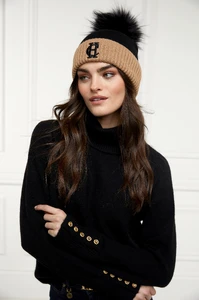 M-KAC-039_ChelseaMerinoBobbleHat_Black_look225_5_2024-01-24_AW23_ECOMM65107.webp