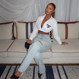 MaylindaE - IG - 2025-12-21_1440x1440.jpg