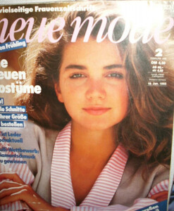 NeueModeDe0285CoverStephanie Karandanis.jpg