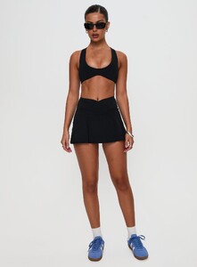 OPhillips - PrPolly - Pulse Active Halter Crop Black-11 - 2-Model-Olivia-Us2.jpg