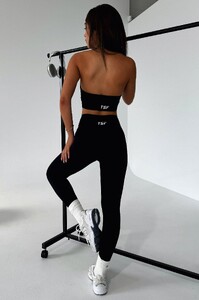 OPhillips - TSF - kylo_sports_bra_reddick_tights_black_1.jpg