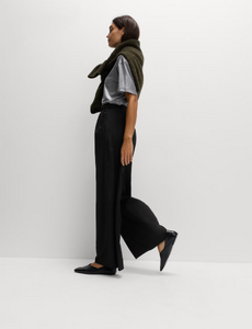 Pleated-Wide-Leg-Trousers-with-Wool (2).png