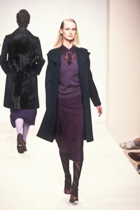 Prada 1996 Women RTW 114.jpg