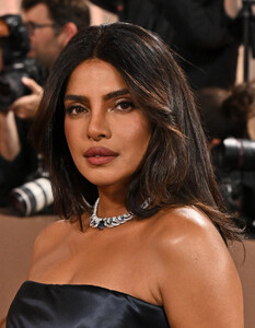Priyanka_Chopra_Golden_Globes_2026_289929.jpg