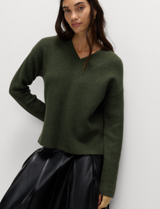 Ribbed-V-Neck-Relaxed-Jumper (2).png