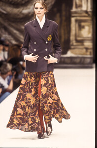 Rifat Ozbek 1993 Women RTW 81.jpg