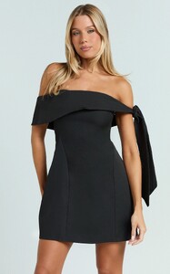 SBatz - Showpo - Cecilia_Mini_Dress_-_Off_Shoulder_Tie_Detail_Dress_in_Black_5048 (2).jpg