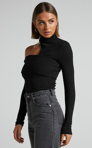 Stas - Showpo - 4_Kiefer_Asymmetric_Long_Sleeve_Cutout_Top_in_Black_3.jpg