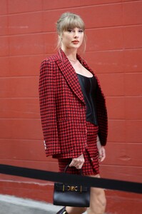 Taylor Swift - Us Weekly [2026.01.20] Newsletter.jpg