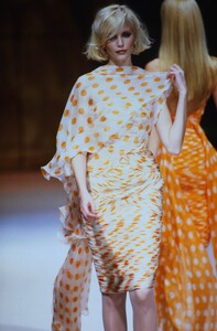 Valentino 1995 Haute Couture 68.jpg