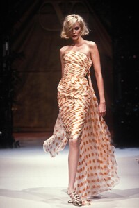 Valentino 1995 Haute Couture 70.jpg