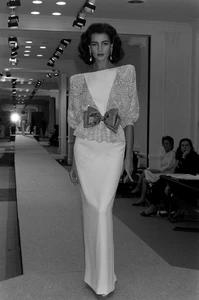 Valentino Spring 1986 couture collection.webp