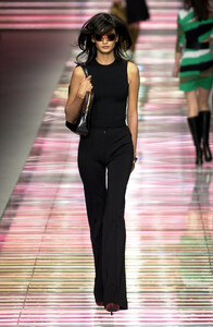 Versace 2001 Women RTW 7.jpg