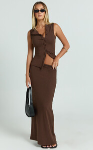 YasminC - Showpo - Brittany_Two_Piece_Set_-_Ribbed_Skirt_Set_in_Chocolate0002.jpg