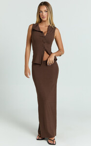 YasminC - Showpo - Brittany_Two_Piece_Set_-_Ribbed_Skirt_Set_in_Chocolate0003.jpg