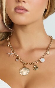 YasminC - Showpo - Capri_Charm_Necklace_in_Gold_2.jpg