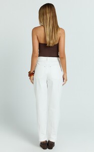 YasminC - Showpo - Chaney_Pants_-_Mid_Rise_Barrel_Leg_Pants_in_White_8.jpg