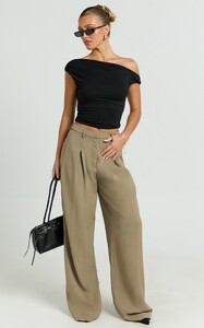 YasminC - Showpo - Harlee_Pants_-_Mid_Waist_Pleated_Wide_Leg_Pants_in_Olive_3.jpg