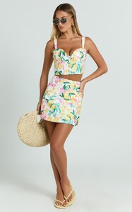 YasminC - Showpo - Janice_Top_-_Bustier_Crop_Top_in_Le_Citron_0001.jpg