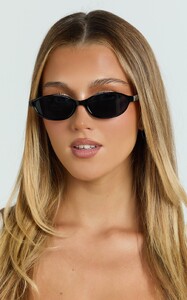 YasminC - Showpo - Leni_Sunglasses_in_Black_1.jpg