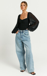 YasminC - Showpo - Lunara_Bodysuit_-_Textured_Ballon_Sleeve_Bodysuit_in_Black__0001.jpg